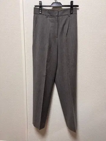 투모로우랜드 슬랙스