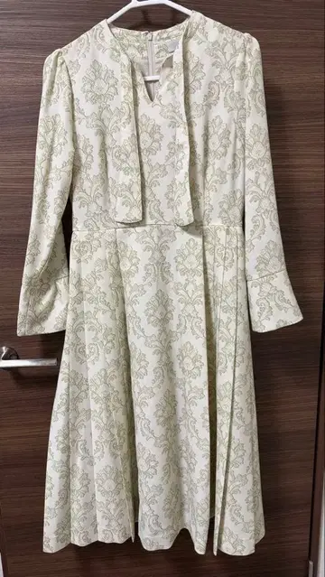 셀포드 플리츠 원피스 드레스