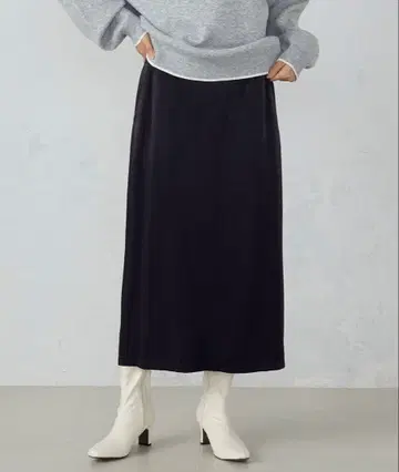 COMME CA ISM 피치 새틴 내로우 스커트