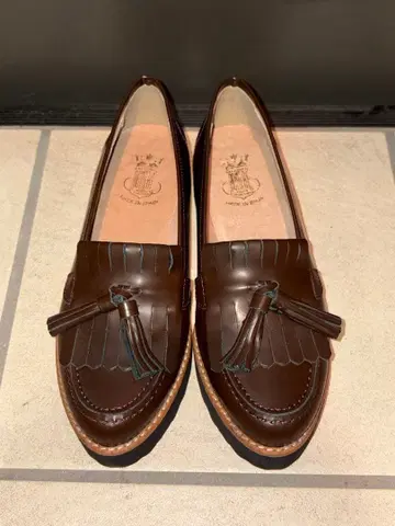 본트레 브라운 태슬 로퍼