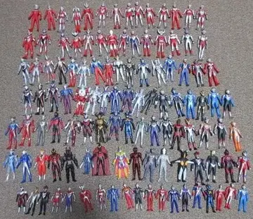 울트라맨 다수 외 피규어 묶음 판매