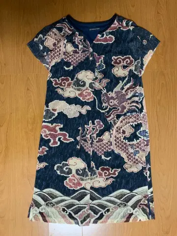 새상품급 비비안 탐 드래곤 패턴 원피스 사이즈 2