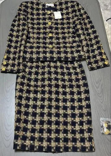 GUY LAROCHE FRANCE 고급 셋업 택 포함, 새상품.