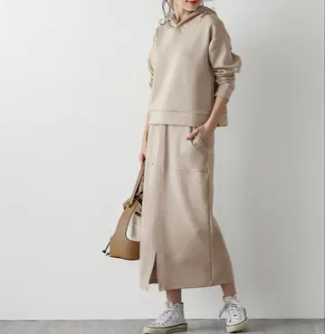 베이지 후디 스커트 셋업