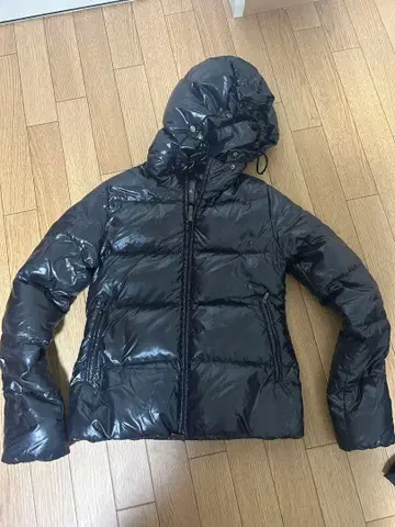 블랙 퍼(fur) 부착 다운 자켓