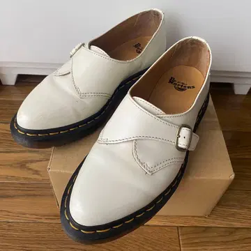 Dr. Martens 몽크 스트랩 화이트 로퍼 버클 포함 UK4