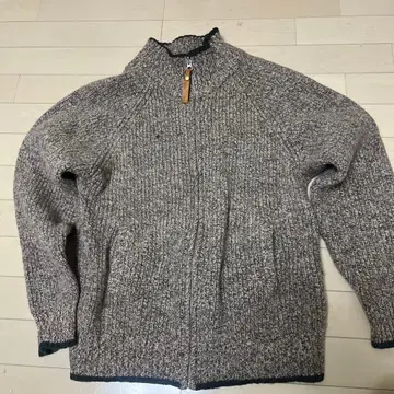 FIRST DOWN 하이넥 집업 니트 스웨터 브라운