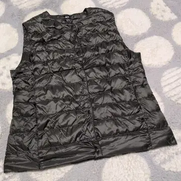 유니클로 울트라 다운 베스트 여성용 XL 카키