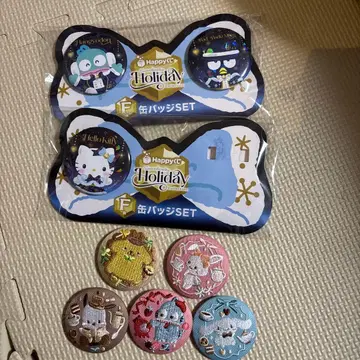 산리오 홀리데이 캔뱃지, 자수 캔뱃지 8개 세트