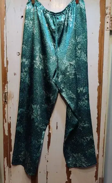 US 구제 의류 메탈릭 팬츠/새틴 팬츠/올 패턴/그린 계열/L