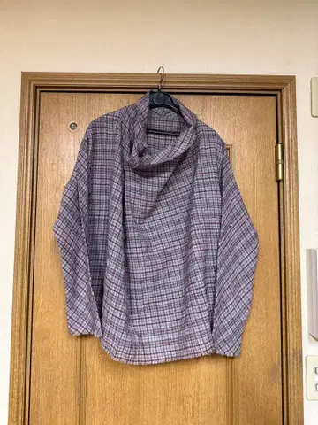 요건 레일 체크 무늬 터틀넥 셔츠