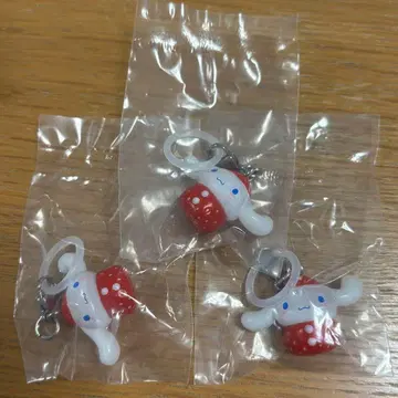 산리오 가챠 딸기 메지루시 액세서리 시나모롤