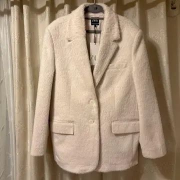 ZARA 화이트 테일러드 자켓