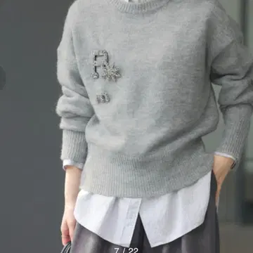 저널 스탠다드 니트 브로치