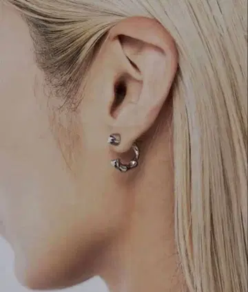 [ jentlouis ] 귀걸이 양쪽 귀