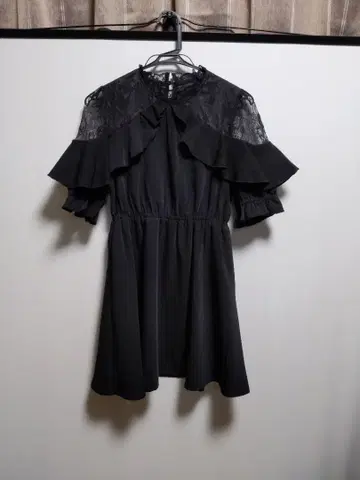 ROJITA 블랙 미니 원피스