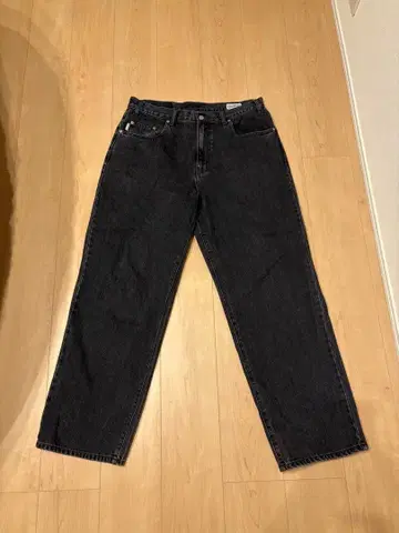 디스이즈네버댓의 와이드 청바지