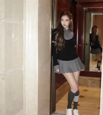 andwang Uniform Pleated Mini Onepiece