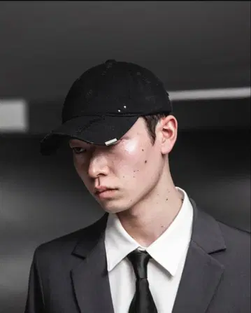 [ jentlouis ] Silver Accent Denim Cap