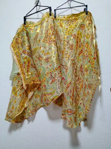 동양풍 랩 스커트 황금 라메 믹스 럭셔리 비침 있음 에스닉 눈에 띄는