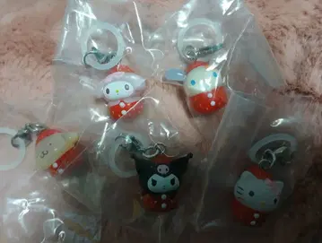 산리오 캐릭터즈 딸기 메지루시 액세서리 세미 컴프