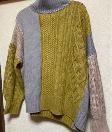 케이블 니트 터틀넥 스웨터