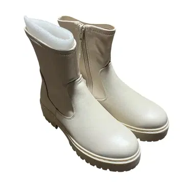 화이트 가죽풍 숏부츠