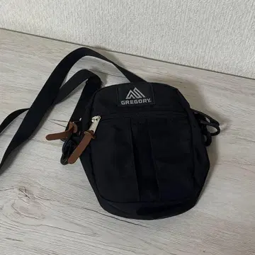 GREGORY 블랙 숄더백