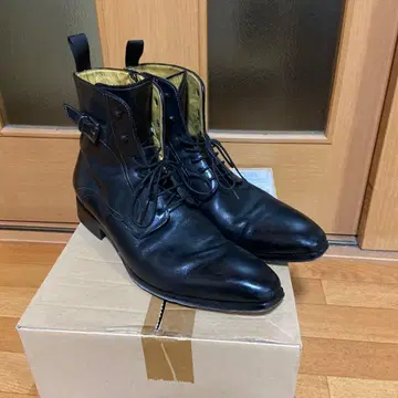 오로비안코 블랙 가죽 미들컷 부츠