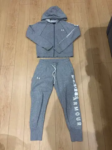 여성용 언더아머 맨투맨 상하의 셋업 사이즈 MD