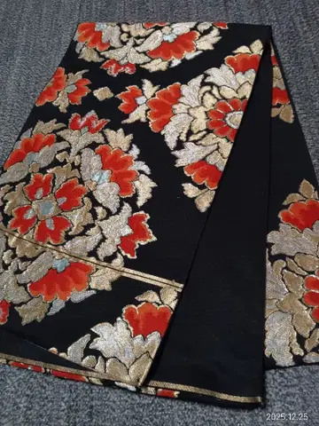 당오리 후쿠로 오비 육통 블랙 베이스 무희 꽃 문양 금은사 순수 실크