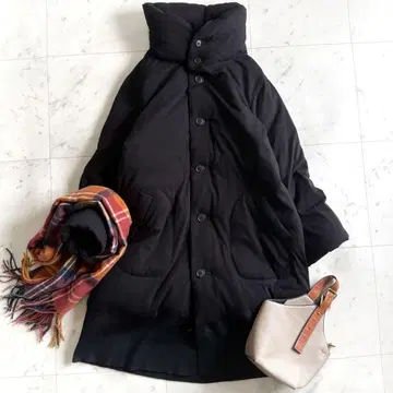 새상품급 플랜테이션 스탠드 카라 롱 기장 다운 코트 블랙