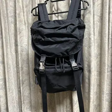 블랙 나일론 백팩