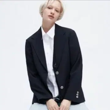 새상품급 유니클로 JW ANDERSON 감동 블레이저 자켓 은색 버튼 L