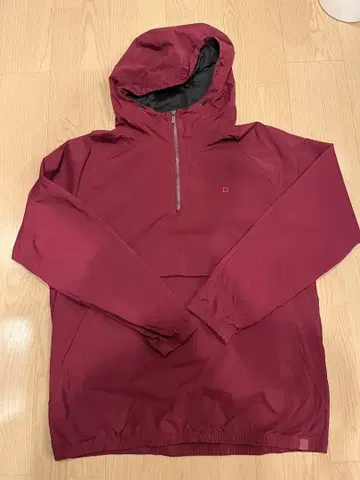 데상트 패커블 후드티