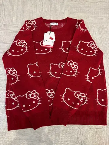 [택 포함 새상품] 산리오 헬로키티 니트 상의 트레이닝복 M