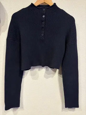 ZARA 네이비 크롭 스웨터 긴팔