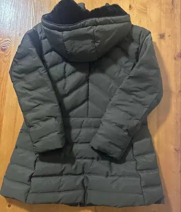 ZARA 여성용 다운 코트 카키 L 사이즈