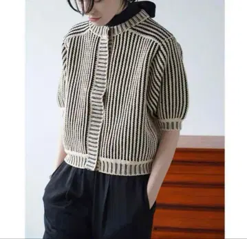 CLANE STRIPE CABLE HALF SLEEVE CARDIGAN