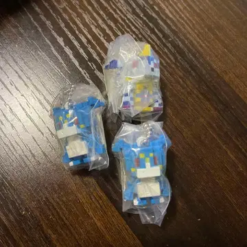 디지몬 도트 피규어 참 (3개 세트)