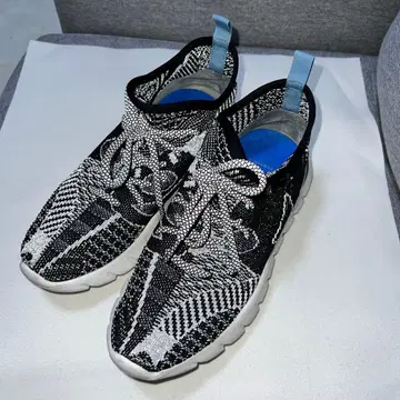 최저가 오레보레 브라 스니커즈 23.5cm