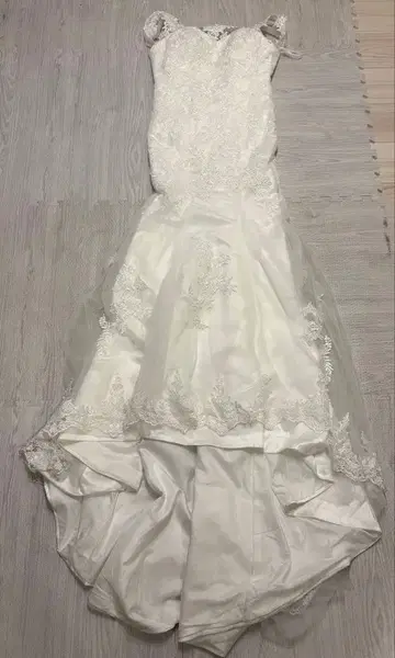 화이트 머메이드 라인 웨딩 드레스