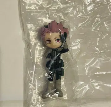 괴수 8호 파르바스 나루미 겐 피규어