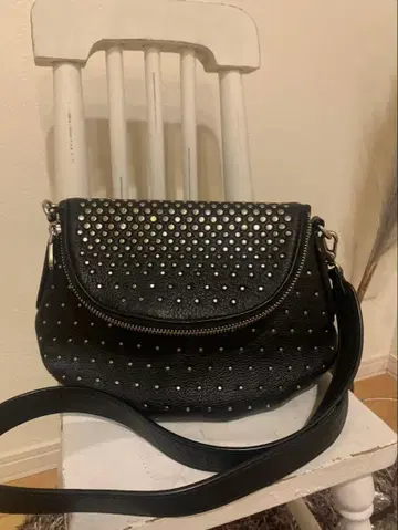 marc by marc jacobs 스터드 가죽 숄더백