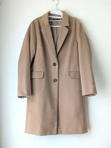 베이지 체스터 코트 투버튼