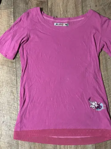 알베로베로 핑크 반팔 T셔츠 돼지 자수 캐릭터 포함