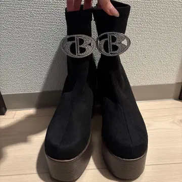 비쥬 로고 블랙 스웨이드 부츠