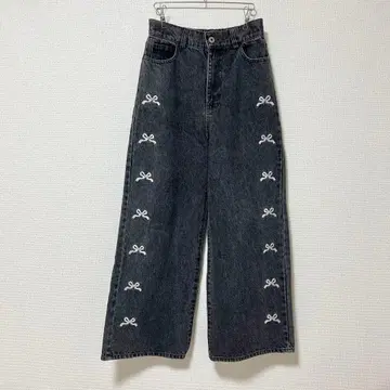 새상품급 MAJESTIC LEGON 리본 자수 데님 팬츠 블랙 S