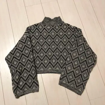 URBAN RESEARCH 숏 기장 니트