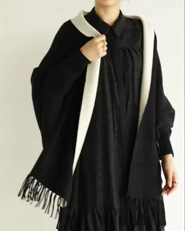 야마다야 그랑 테이블의 소매 달린 스톨